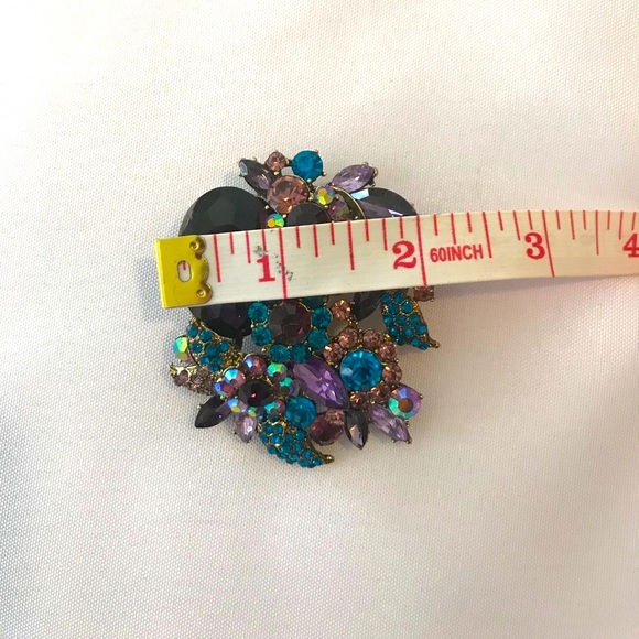 Ever Faith Brooch - Picture 4 of 5